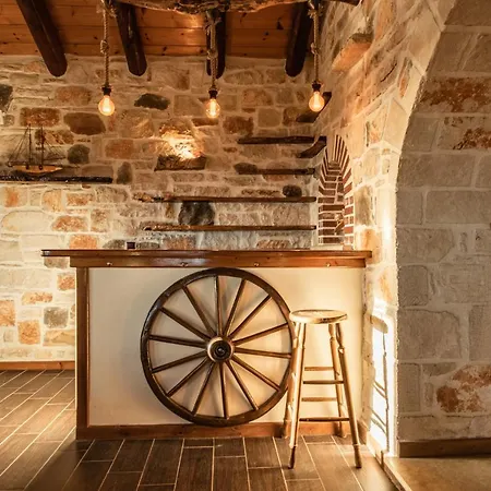 Stonemill Villa, A Sumptuous Escape, By Thinkvilla Villa Exo Khora