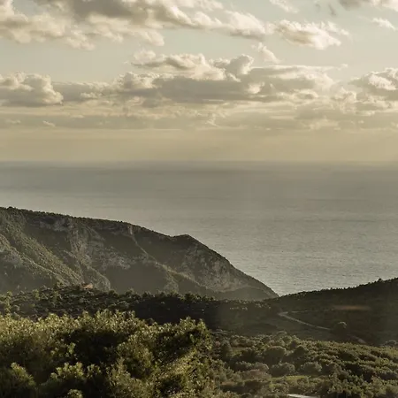 Stonemill Villa, A Sumptuous Escape, By Thinkvilla וילה Exo Khora