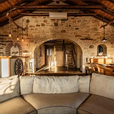 Stonemill Villa, A Sumptuous Escape, By Thinkvilla فيلة